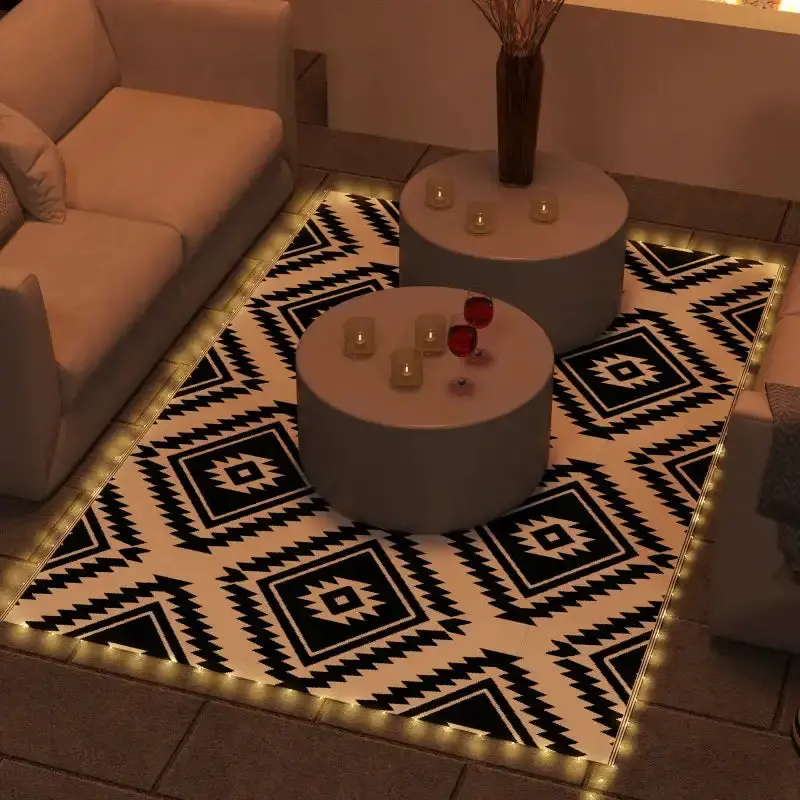 LED-Embedded Outdoor Rug – Black-and-White Geometric Design (182 x 274 cm)